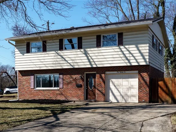 185 Woods Rd, Springboro, OH 45066