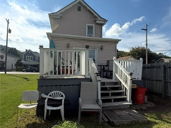 2428 8th Ave, Beaver Falls, PA 15010