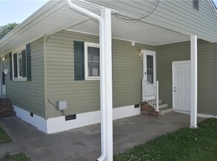 17 E Walker Rd, Hampton, VA 23666