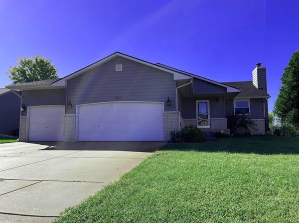629 E Peach Ave, Haysville, KS 67060