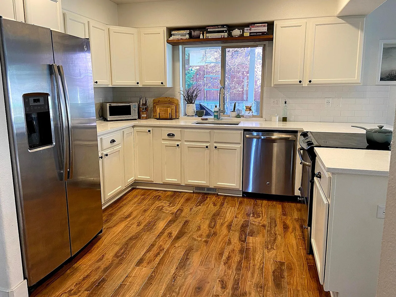 2605 NE Longfellow Ct — Photo 3