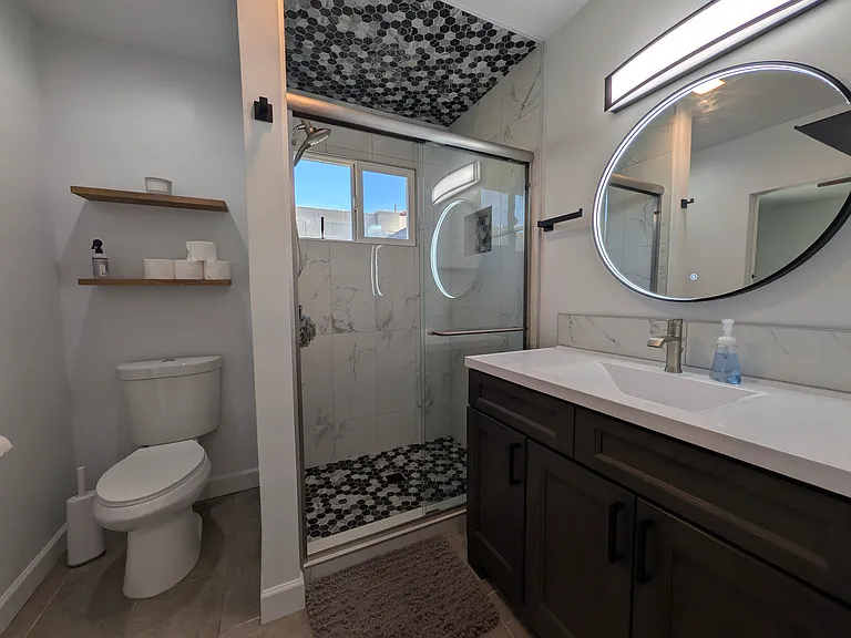 1022 W Mission Ln — Photo 14