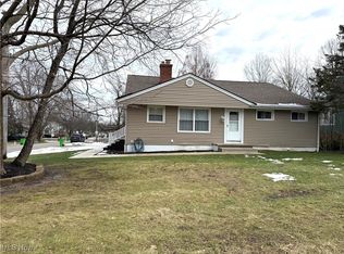 975 Som Center Rd, Mayfield Village, OH 44143