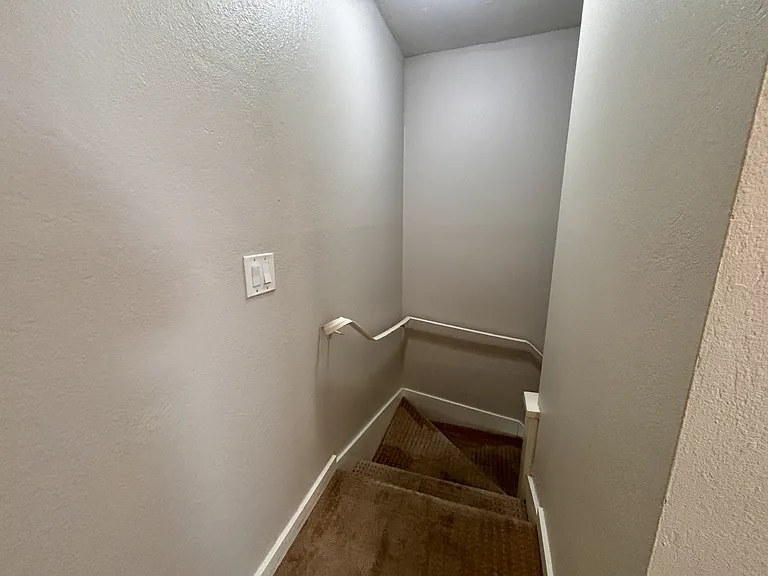 1055 Mohr Ln #B — Photo 8