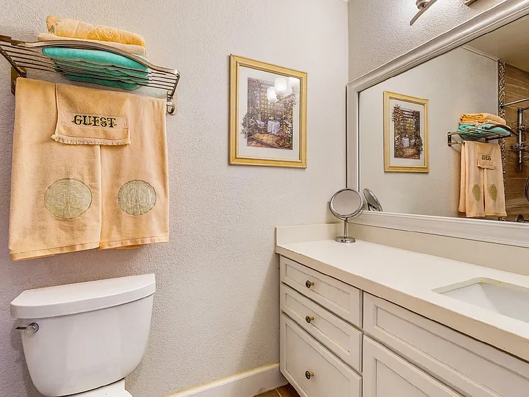 6543 Peachtree Ln — Photo 24
