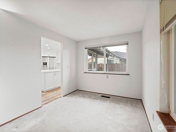5th image of 2220 126th Avenue E
