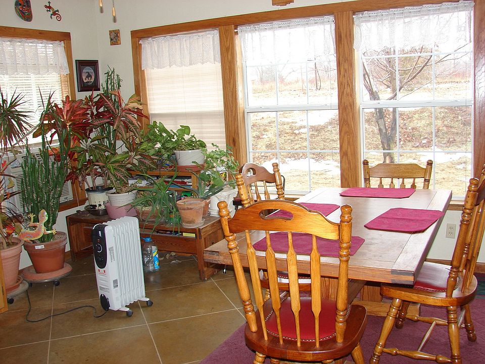 2nd image of 3215 Nichols Rd