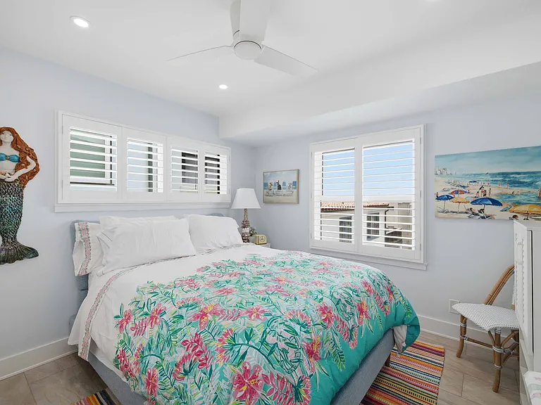 2221 Bayview Dr — Photo 21