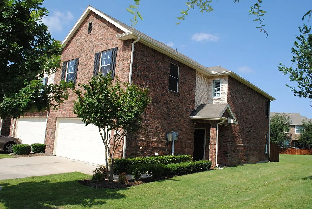 Building Photo - 2920 Muirfield Dr