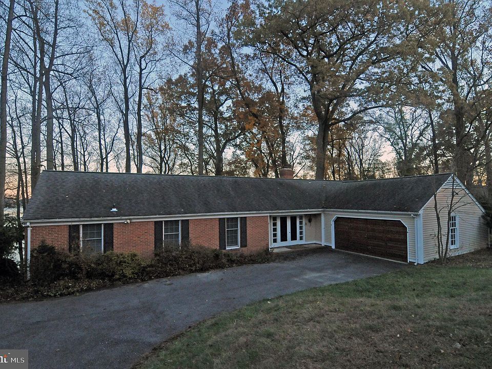 1st image of 472 Old Orchard Cir