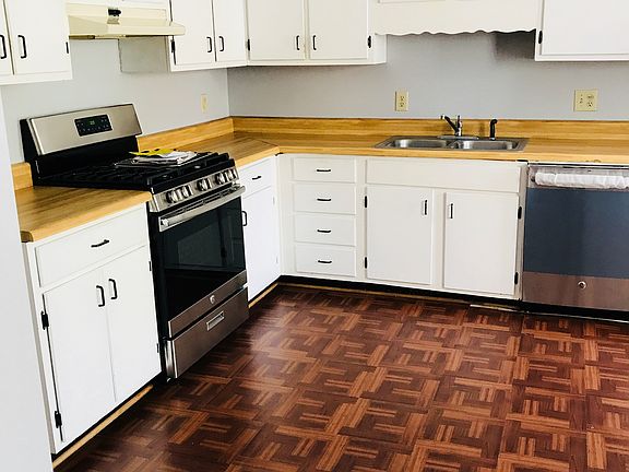 3rd image of 3420 Bayshore Dr