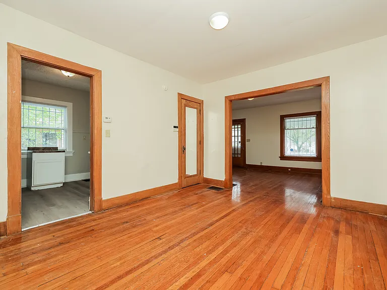 1242 Wilson Dr — Photo 6