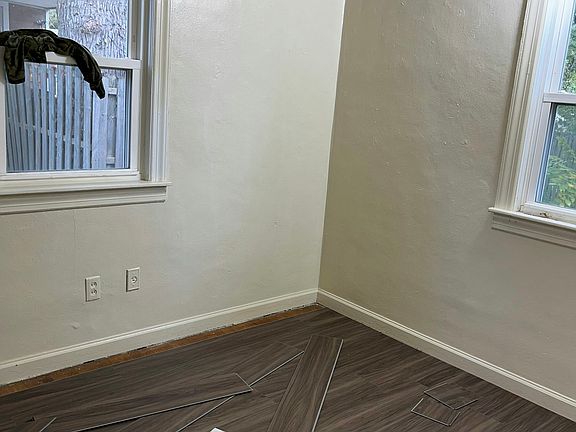 3rd image of 1261 Lincoln Park Blvd