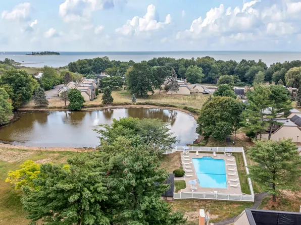 85 Viscount Drive #1C, Milford, CT 06460