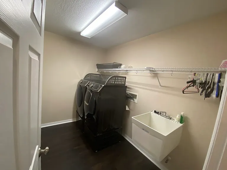 16125 Churchview Dr — Photo 32