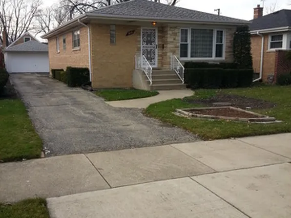 8126 N Oconto Ave, Niles, IL 60714