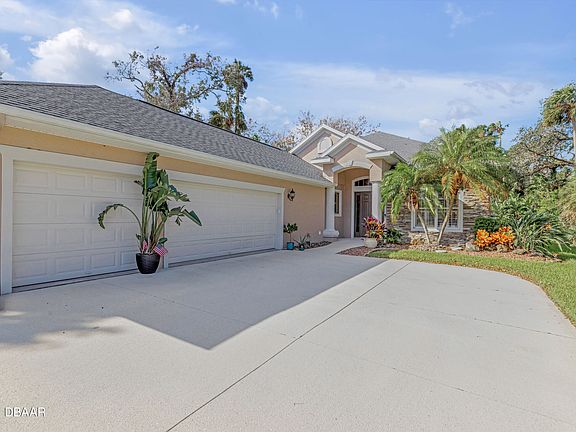 2nd image of 40 S Riverwalk Dr