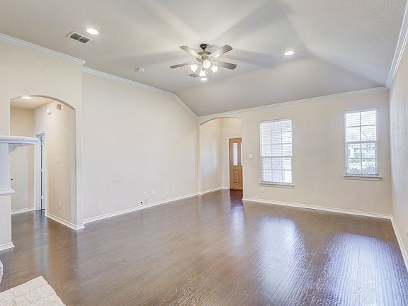 5th image of 909 Grant St
