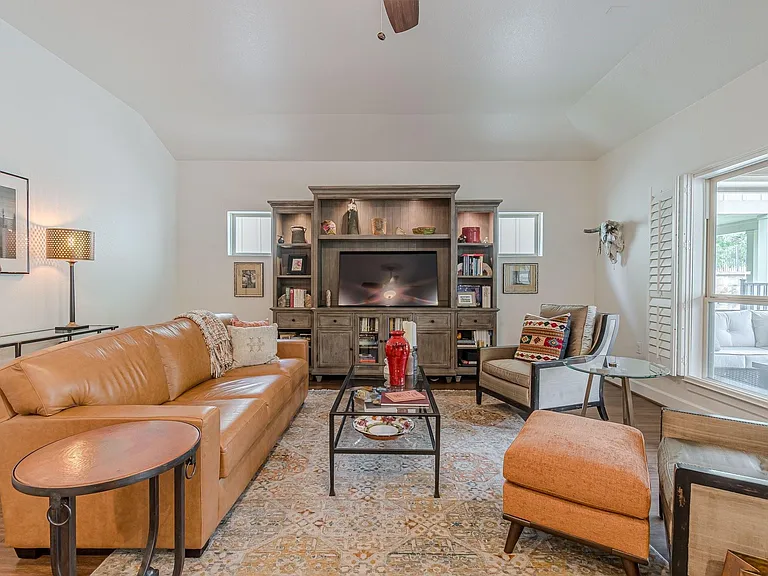 108 Hopping Peach St — Photo 12