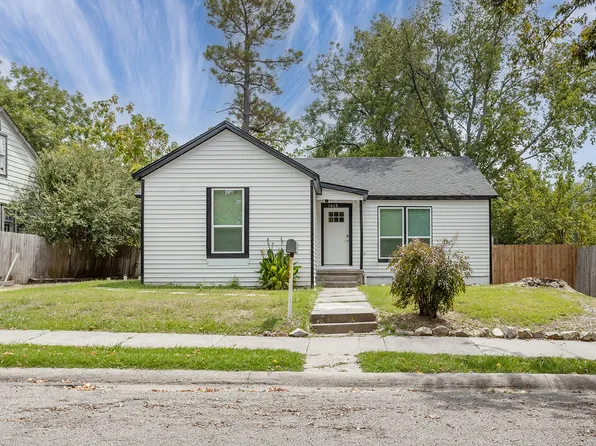 1613 Caddo St, Commerce, TX 75428