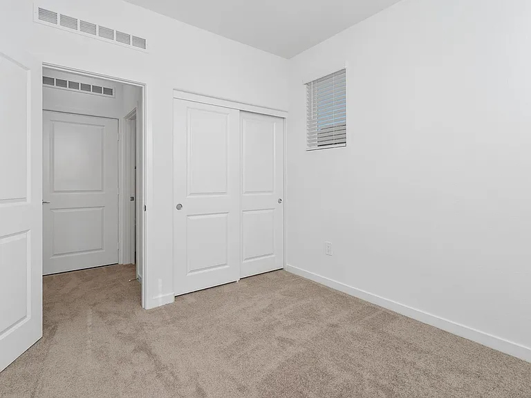 2638 E Lincoln Paseo — Photo 18