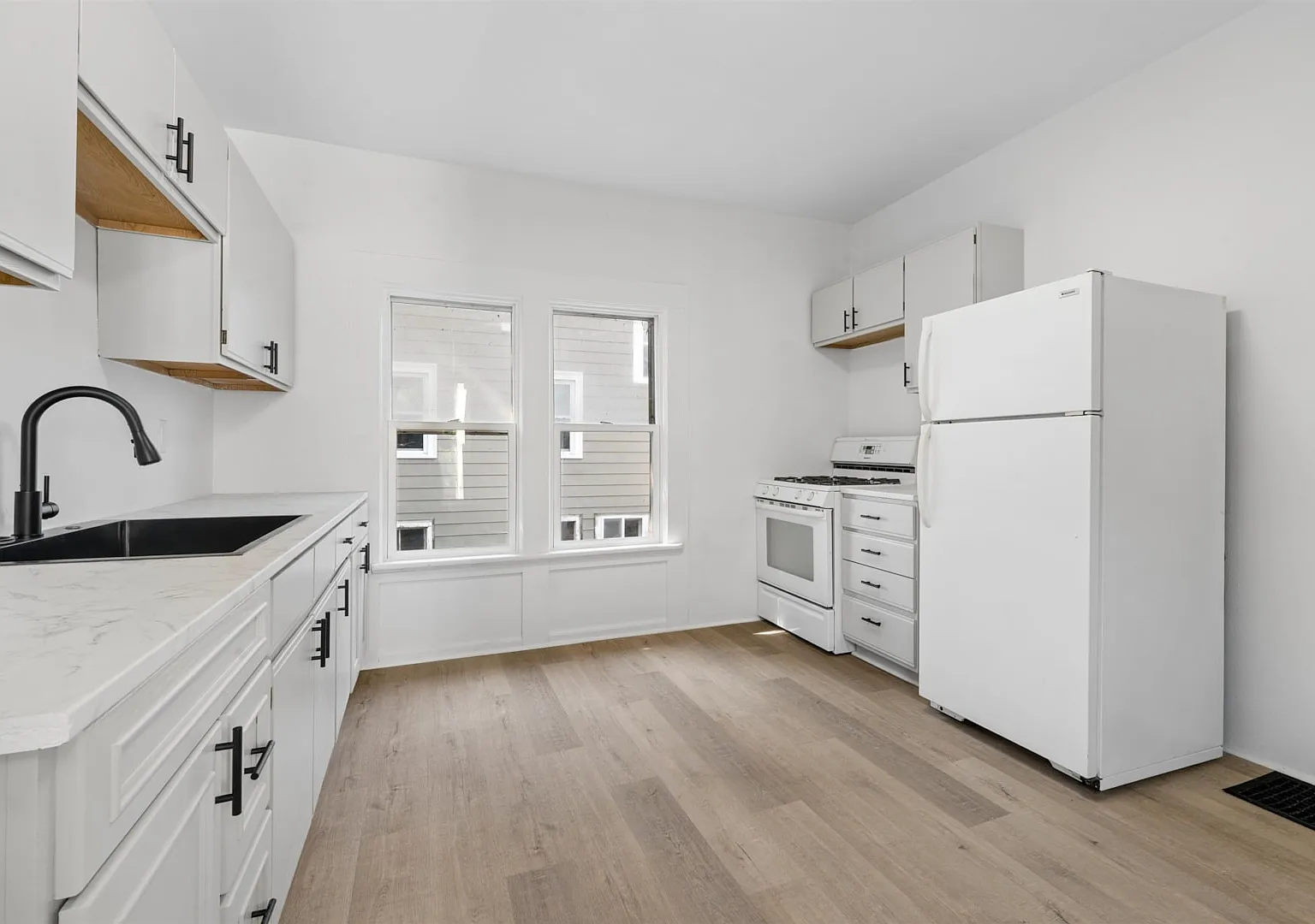 2 bed, 850 sqft, $1,150 — Photo 2