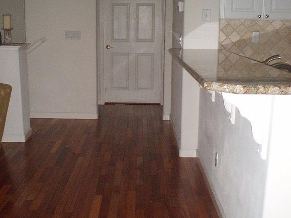 2nd image of 3116 Empoli St