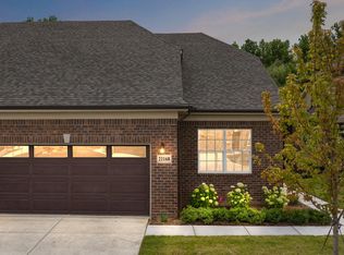 21138 Lilac Ln, Clinton Township, MI 48036