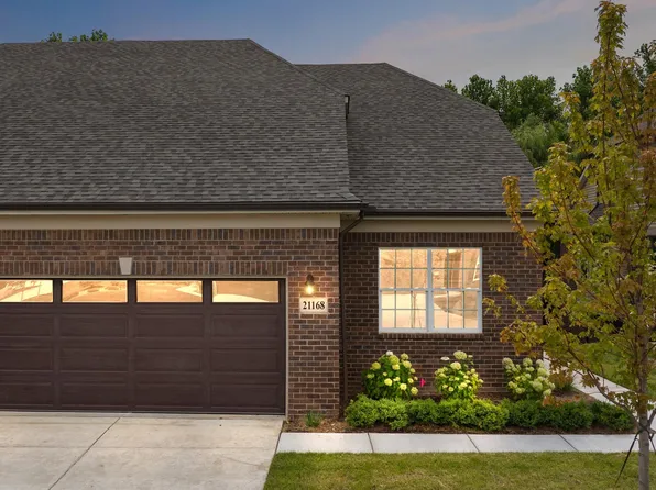 21168 Lilac Ln, Clinton Township, MI 48036