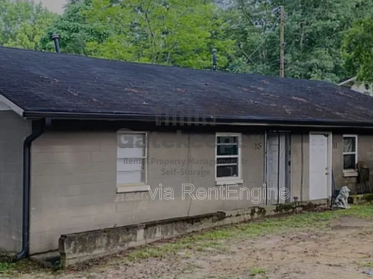 11 Richard Allen Dr — Photo 1