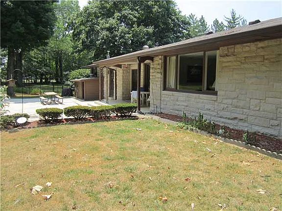 3rd image of 402 W Tilden Dr