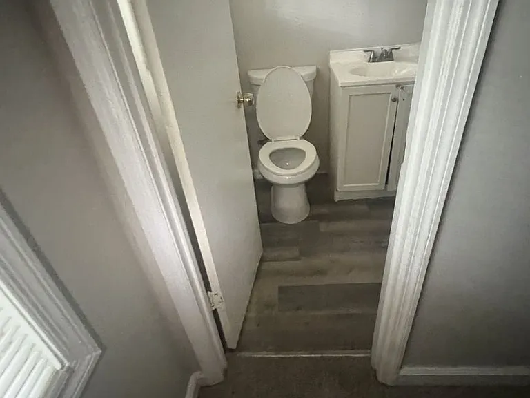 8297 Glenwoods Ter — Photo 9