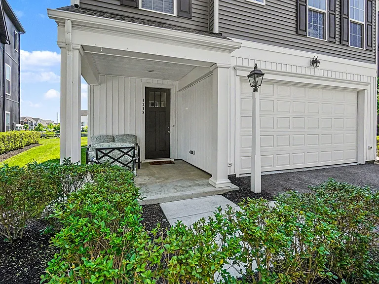 1318 Revival Dr — Photo 3