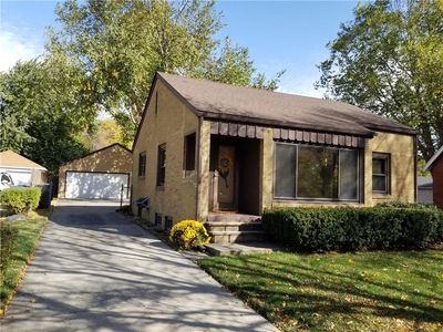 4221 Urbandale Ave, Des Moines, IA, 50310