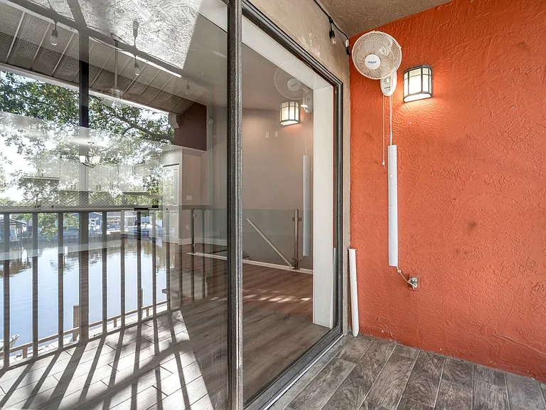 5684 Baywater Dr — Photo 24