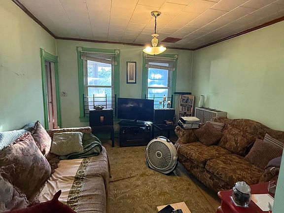 5th image of 2217 16th Ave S