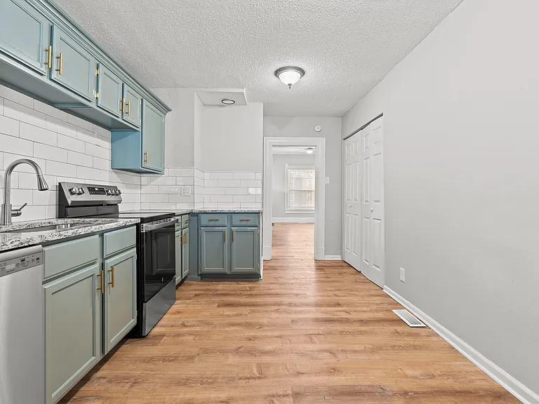 316 W Park St — Photo 10