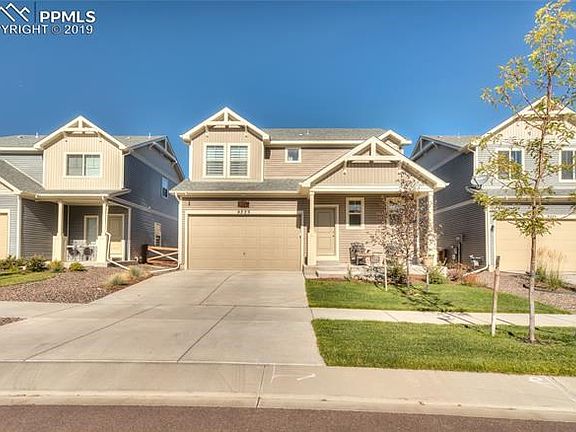 Front of home with nice front porch