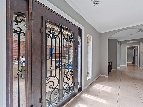 4th image of 6155 Lakeshore Dr