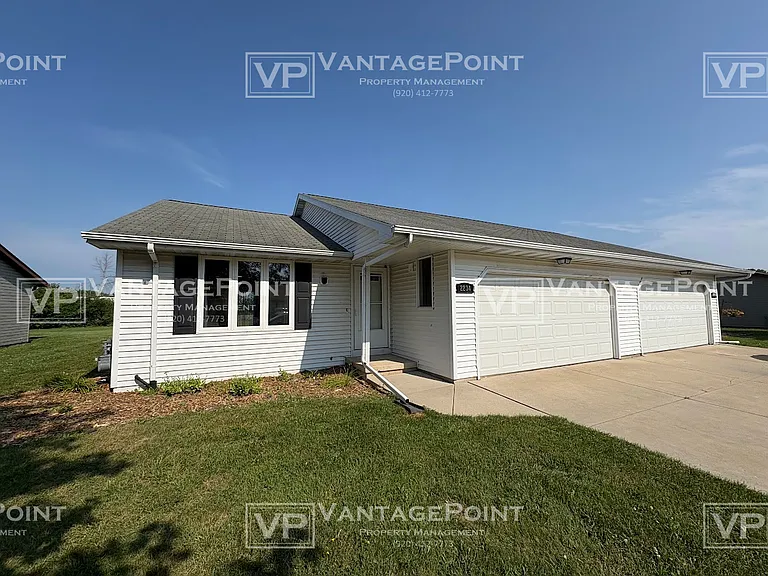 2234 Crary St — Photo 2