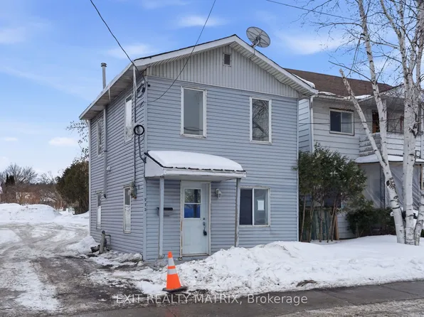 972 Main St E, Hawkesbury, ON K6A 1B7