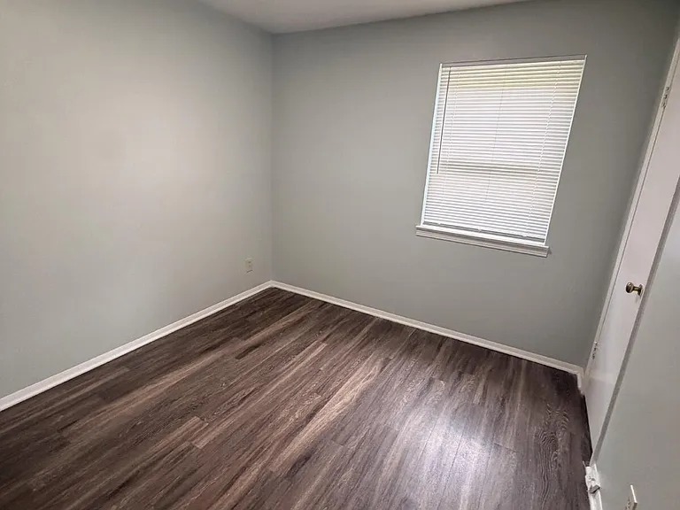 1624 Winfield Ave — Photo 7