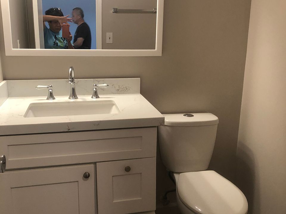 Half restroom downstairs