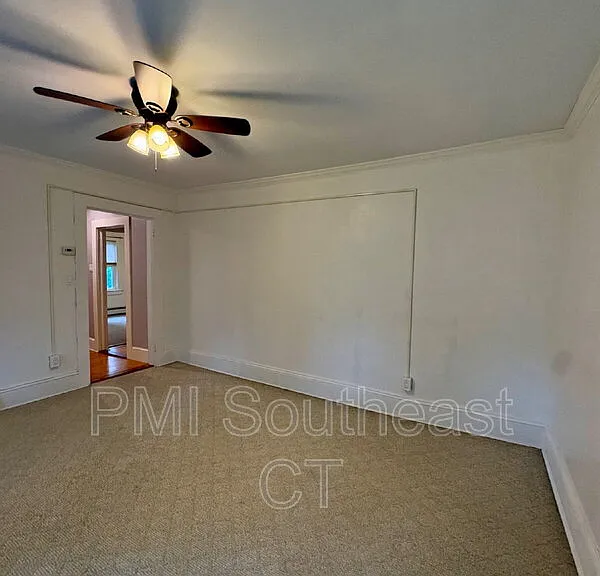 50 Meridian St #2B — Photo 6