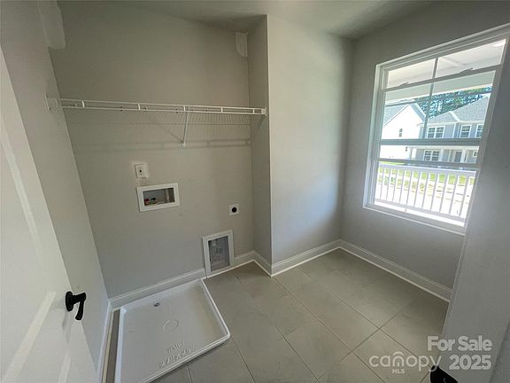 5th image of 4024 Grommet Ct