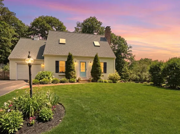 21 Many Oaks Circle, Yarmouth Port, MA 02675