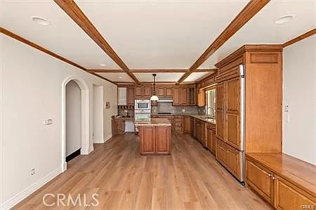 3 bed, 5.0 bath, 2400 sqft, $6,495 — Photo 4