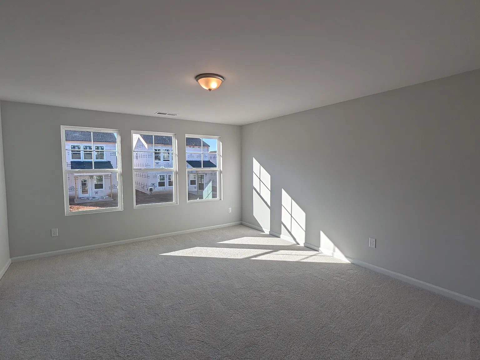 3 bed, 2.5 bath, 1924 sqft, $2,250 — Photo 4
