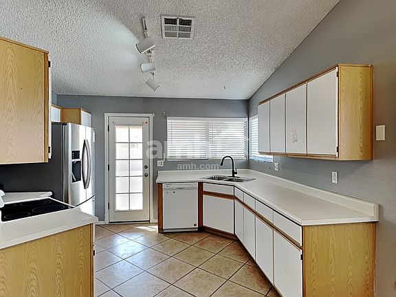 3rd image of 8772 E Eagle Creek Dr