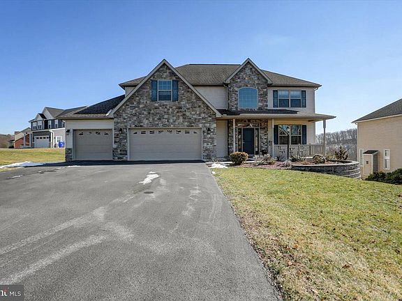 2nd image of 2385 Castlegreen Dr